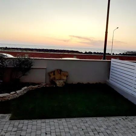 Apartment Seahouse *